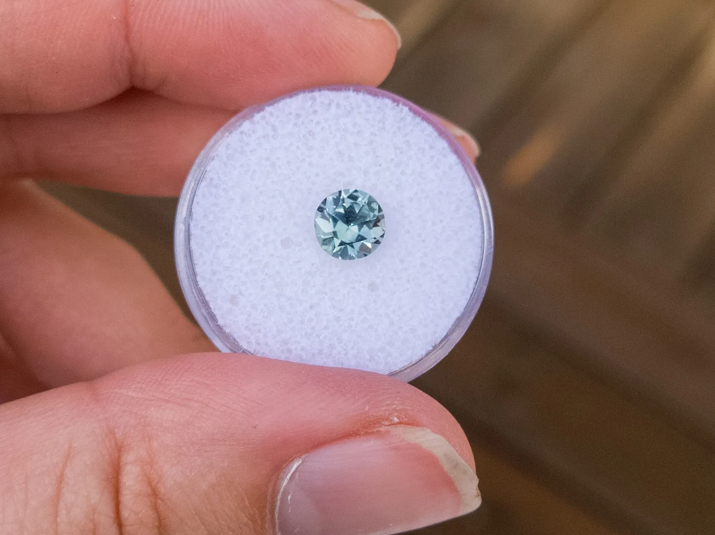 1.3ct BEAUTIFUL GREEN TO TEAL COLOR SHIFT ROUND MONTANA SAPPHIRE