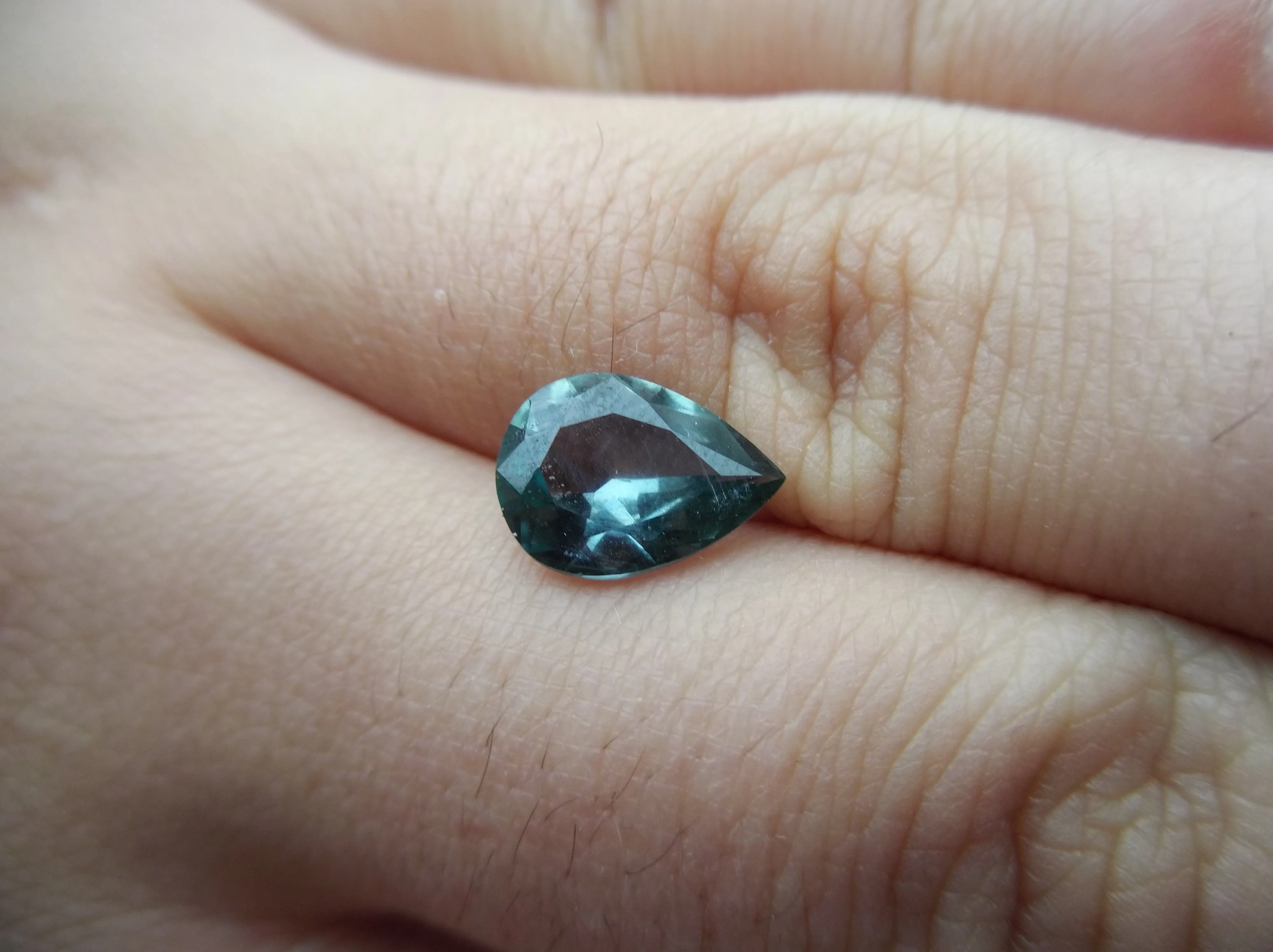 2.2ct BEAUTIFUL BLUE GREEN PEAR SHAPED MONTANA SAPPHIRE