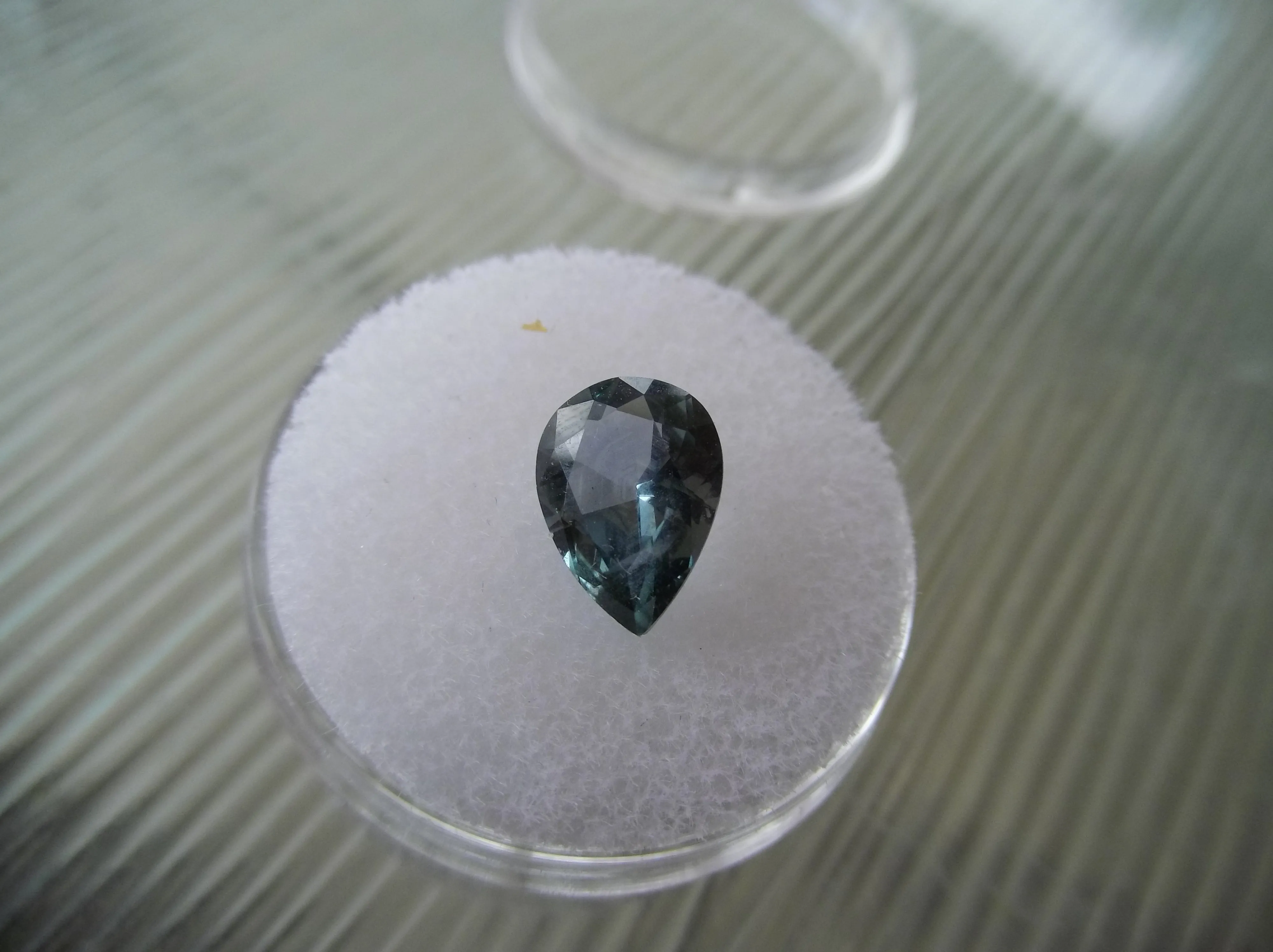 2.2ct BEAUTIFUL BLUE GREEN PEAR SHAPED MONTANA SAPPHIRE