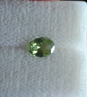 .55 ct. GORGEOUS LIGHT LEAF GREEN SAPPHIRE