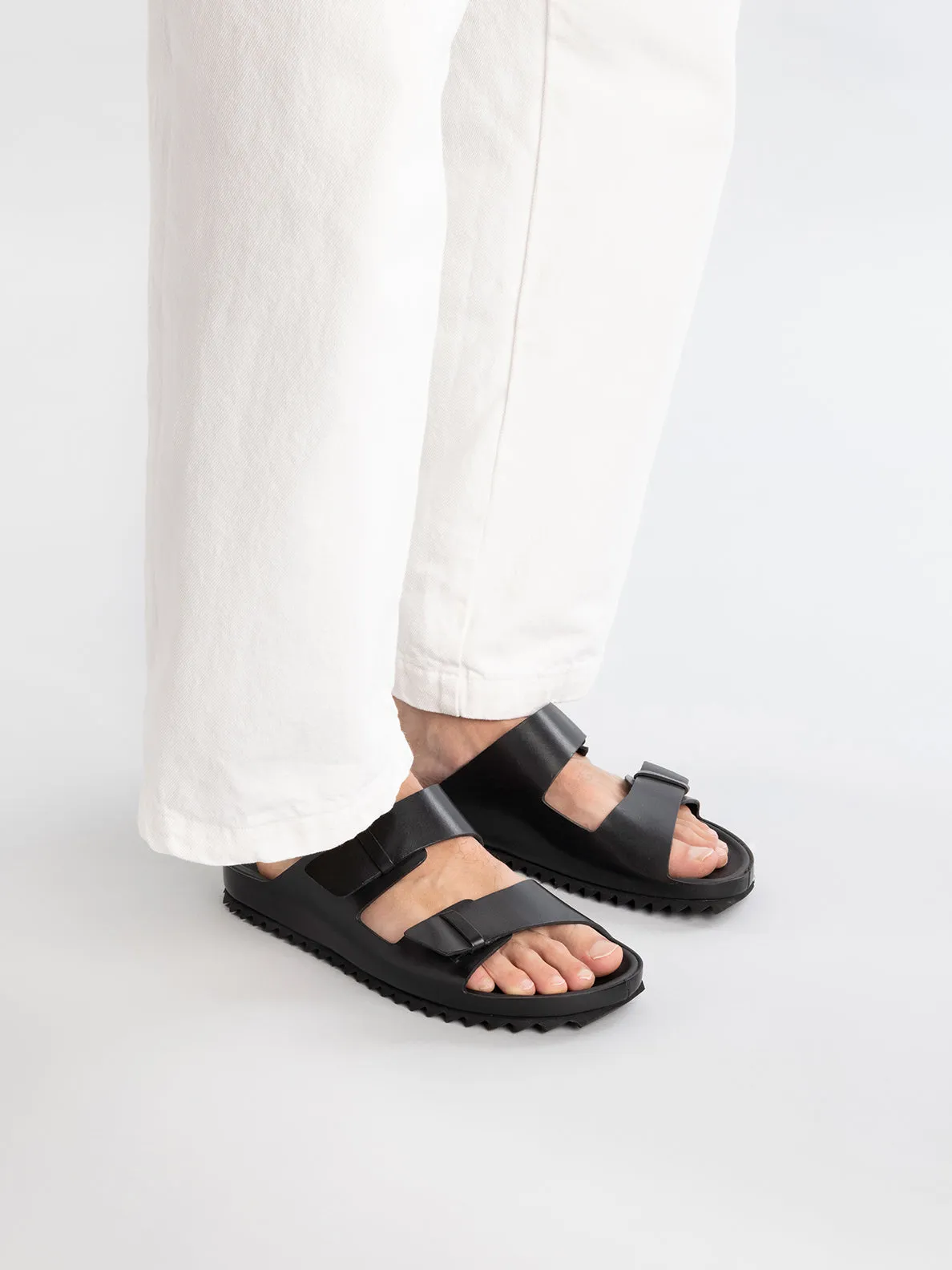 AGORA' 002 - Black Leather Sandals