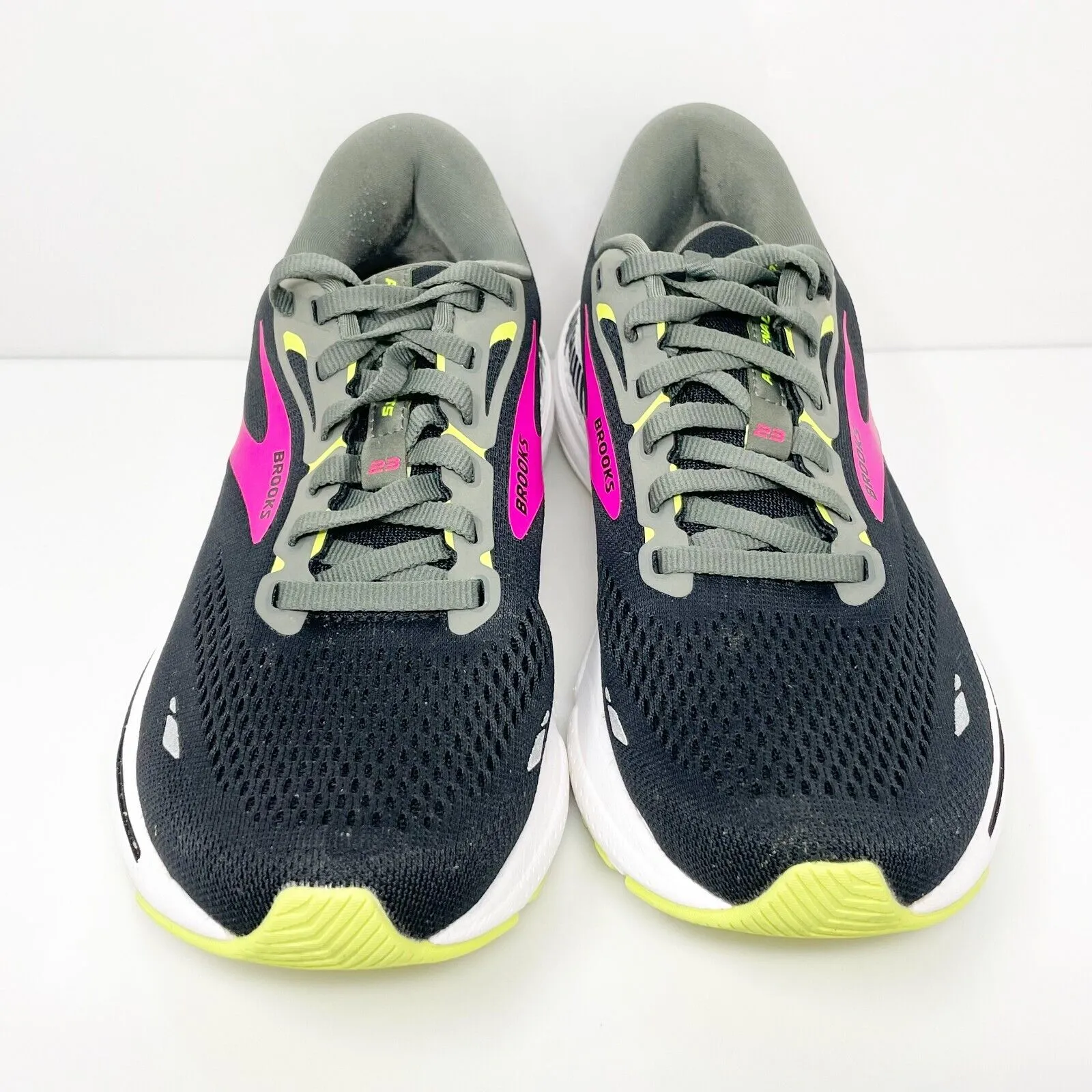 Brooks Womens Adrenaline GTS 23 1203811B037 Black Running Shoes Sneakers Sz 8 B