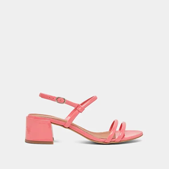 Heeled sandals in coral patent