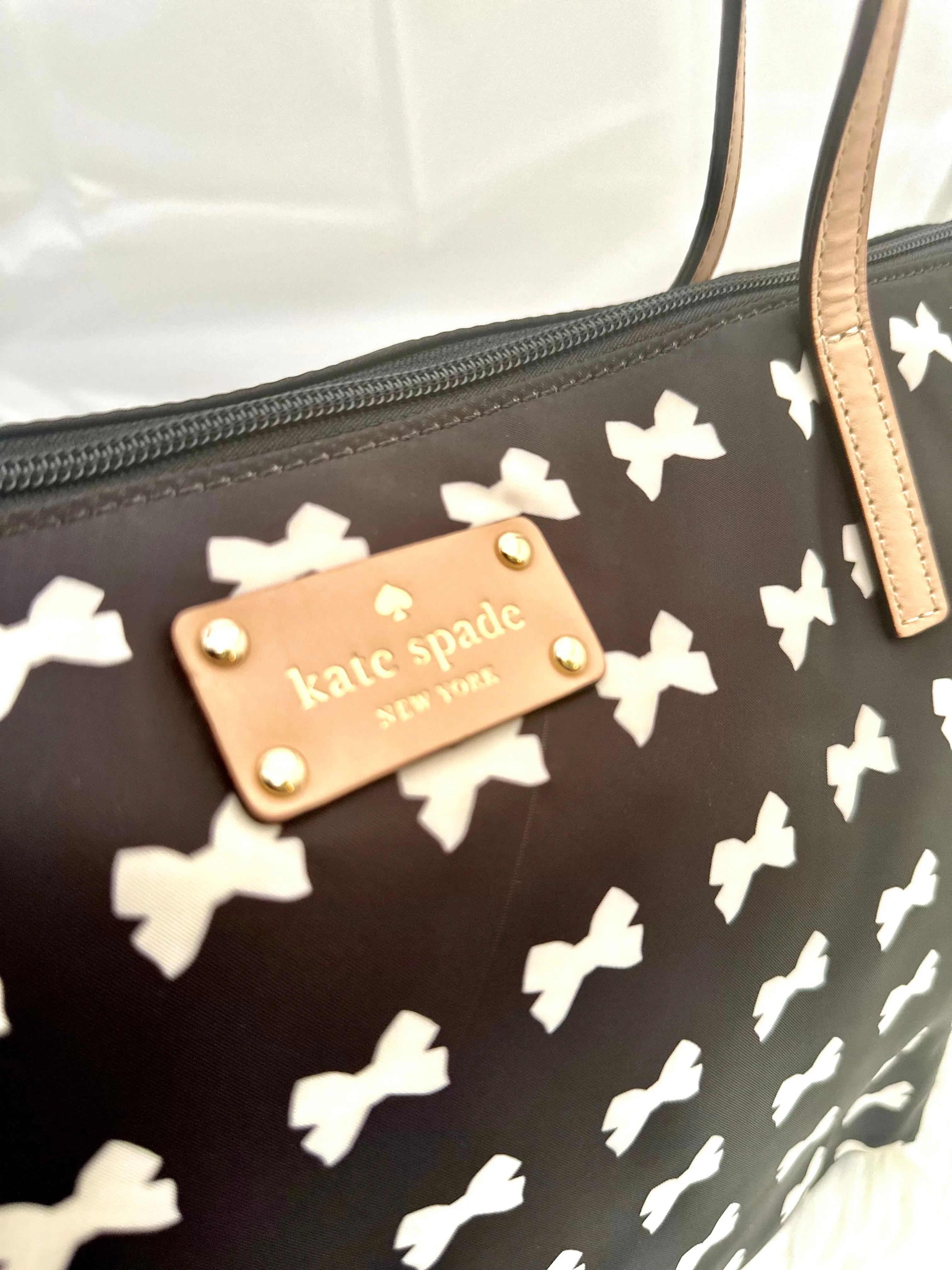 KATE SPADE Nylon Black and White Bow Tote Bag (preowned)