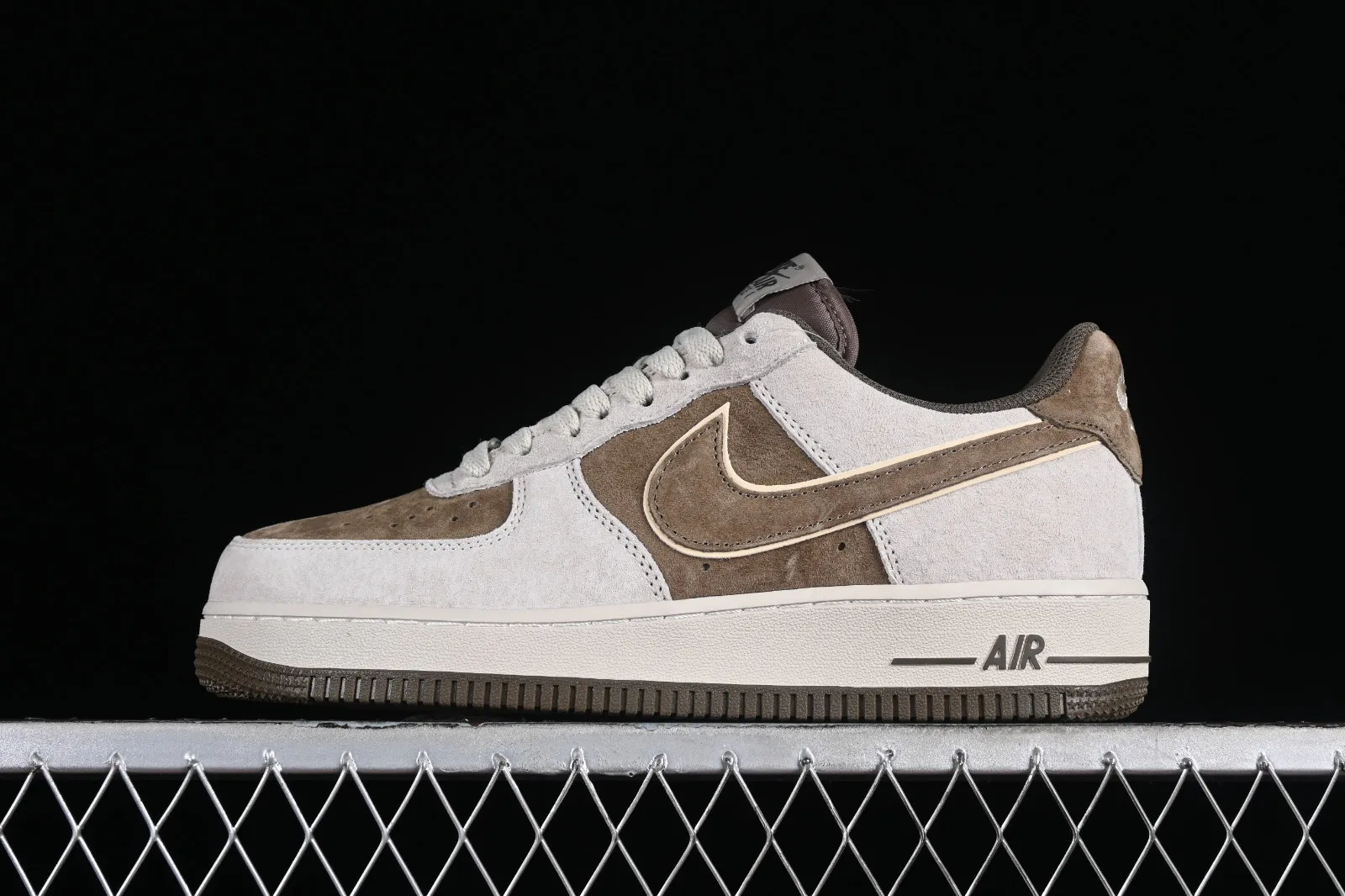 Nike Air Force 1 07 Low Suede Brown XT7138-107