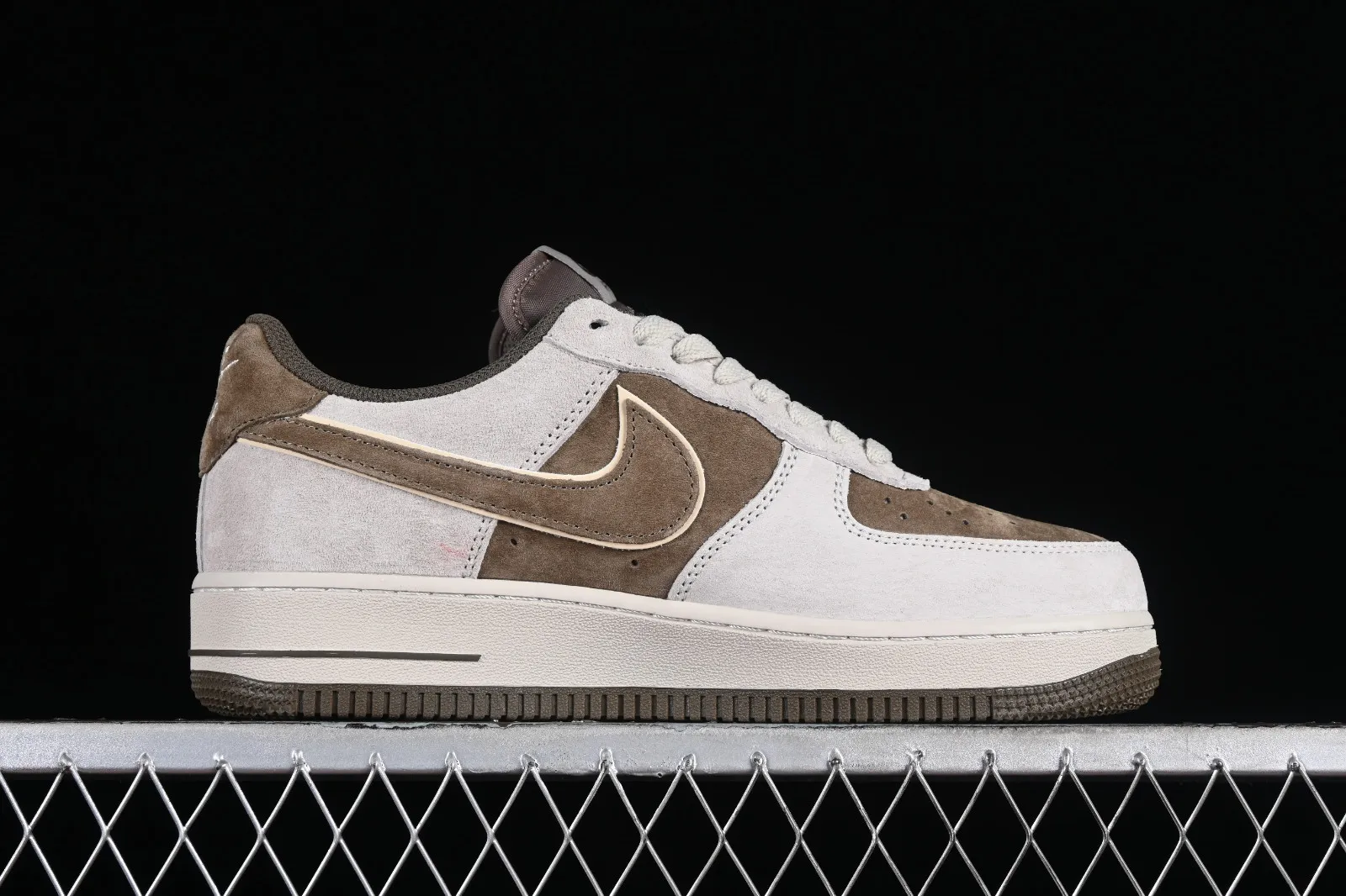 Nike Air Force 1 07 Low Suede Brown XT7138-107