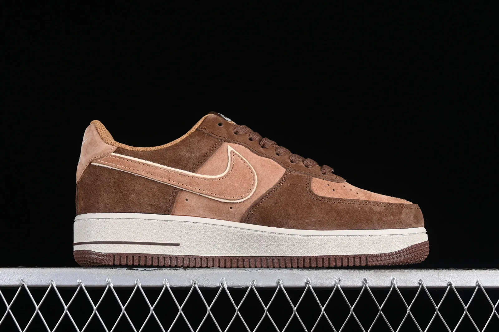 Nike Air Force 1 07 Low Suede Grey Brown XT7138-106