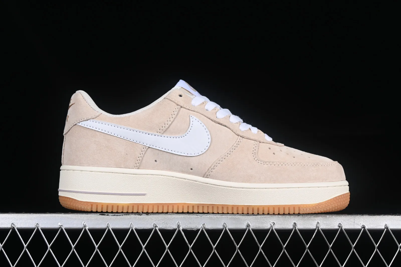 Nike Air Force 1 07 Low Suede White Brown Gum AV0383-222