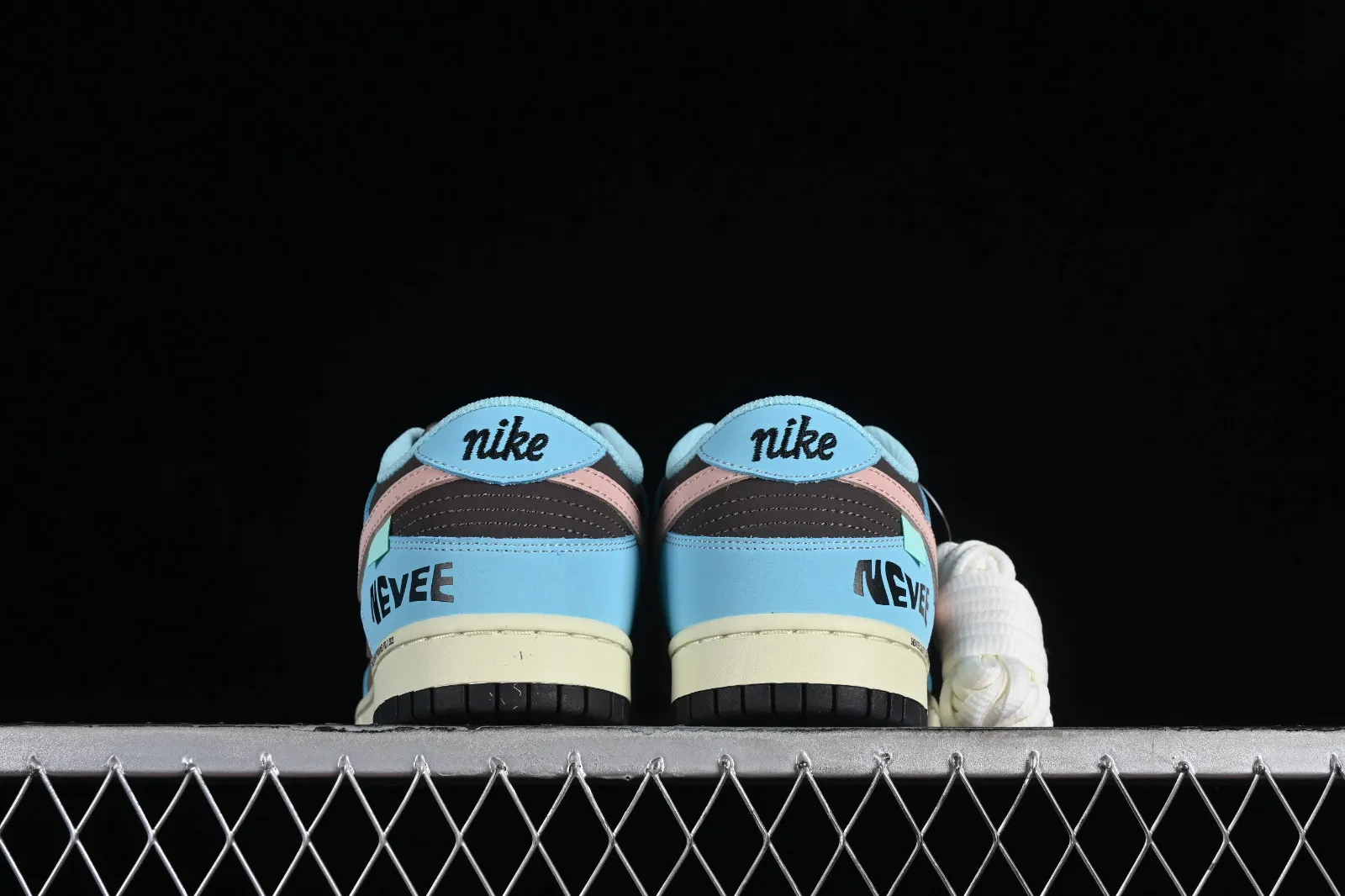 Nike SB Dunk Low Blue Brown Pink MU0232-366