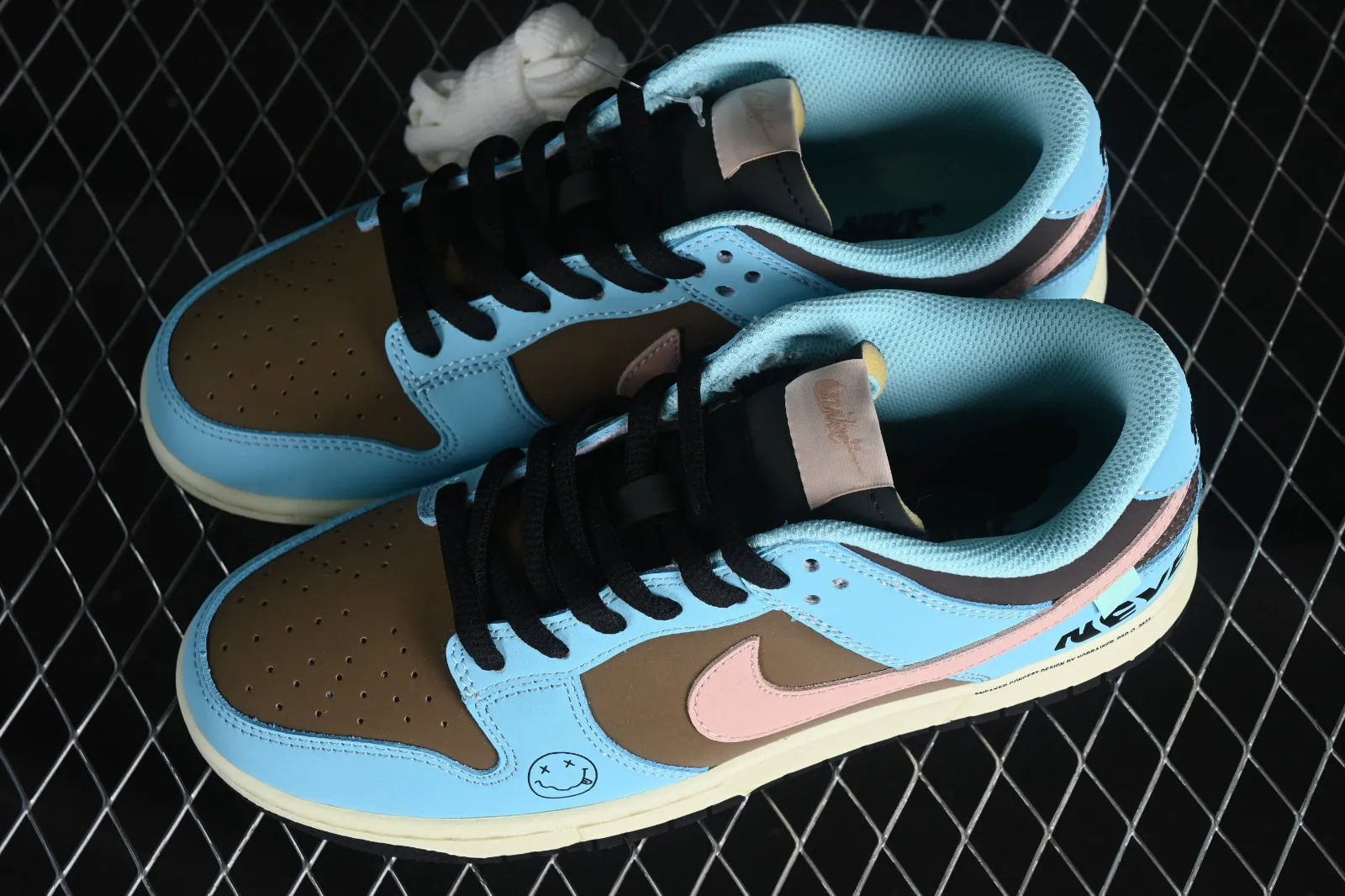 Nike SB Dunk Low Blue Brown Pink MU0232-366