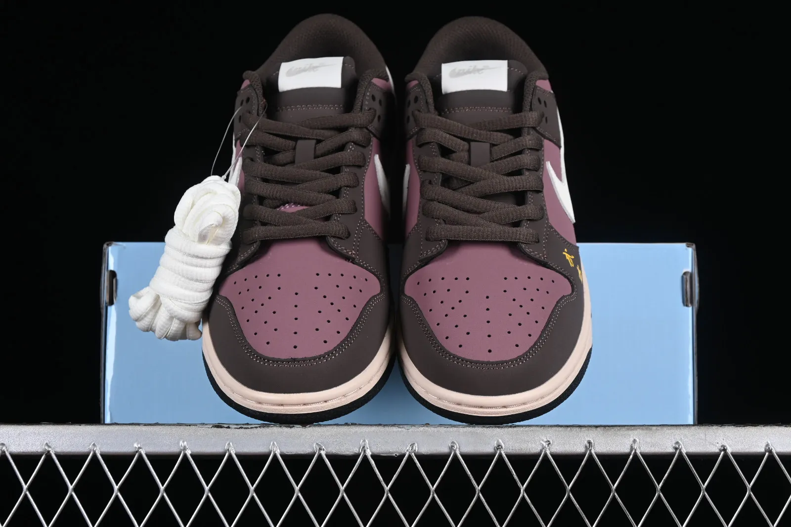 Nike SB Dunk Low Dark Brown Purple White Red MU0232-362