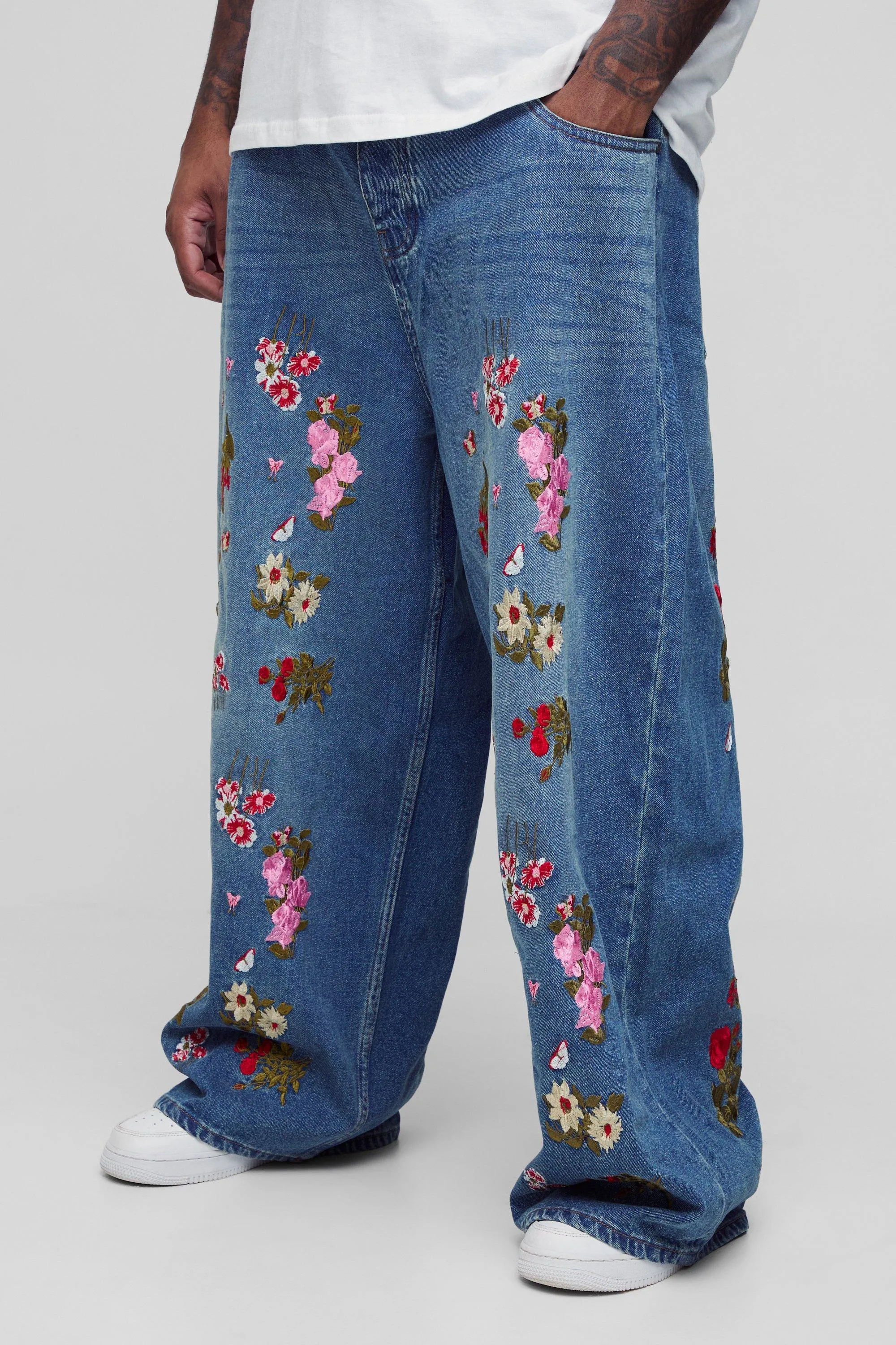 Plus Baggy Fit Floral Embroidered Jeans