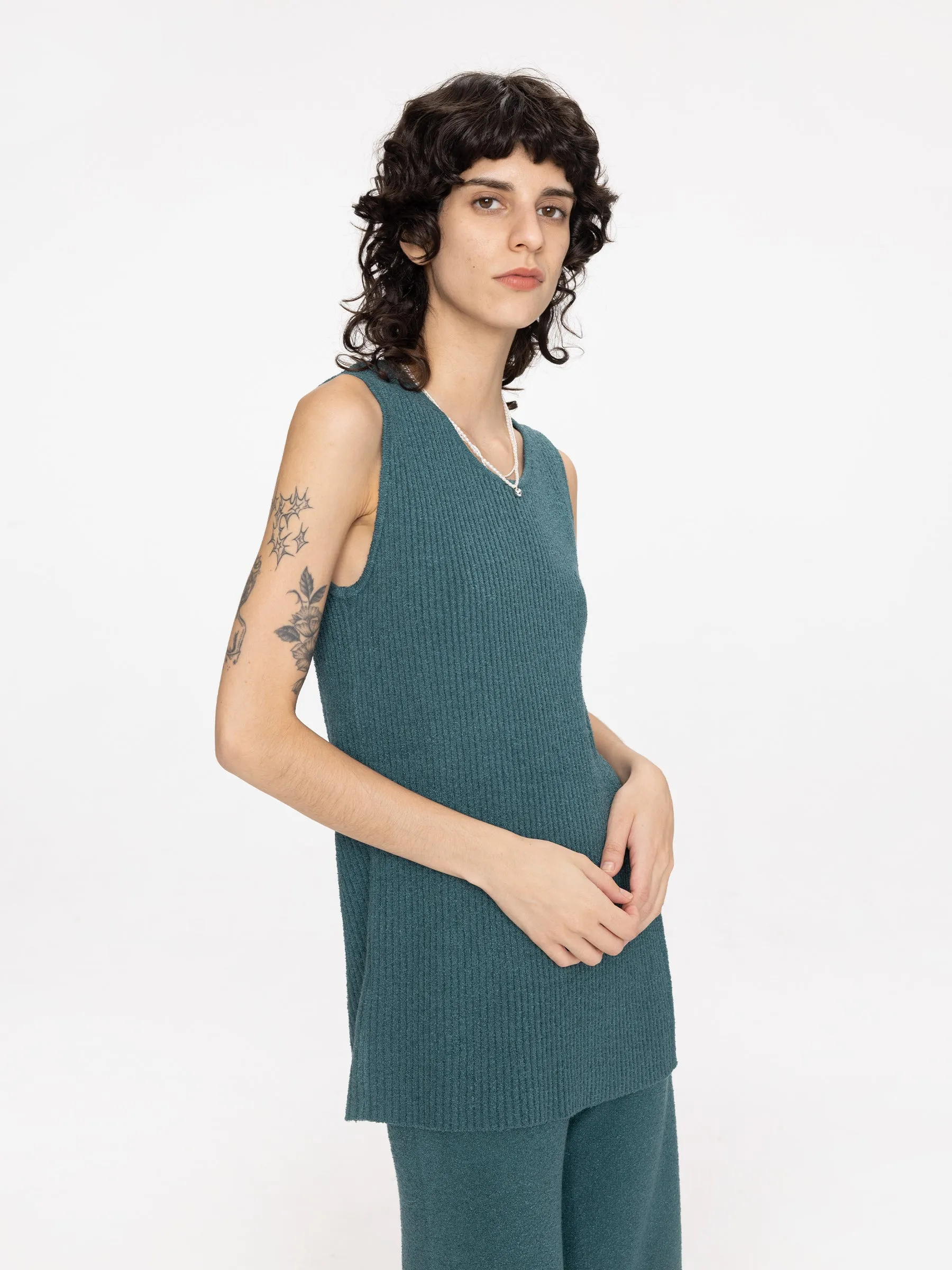 Sleeveless Slitted Thin Knit Top