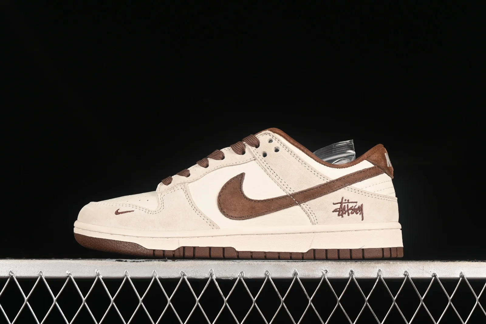 Stussy x Nike SB Dunk Low Dark Brown FC1688-152