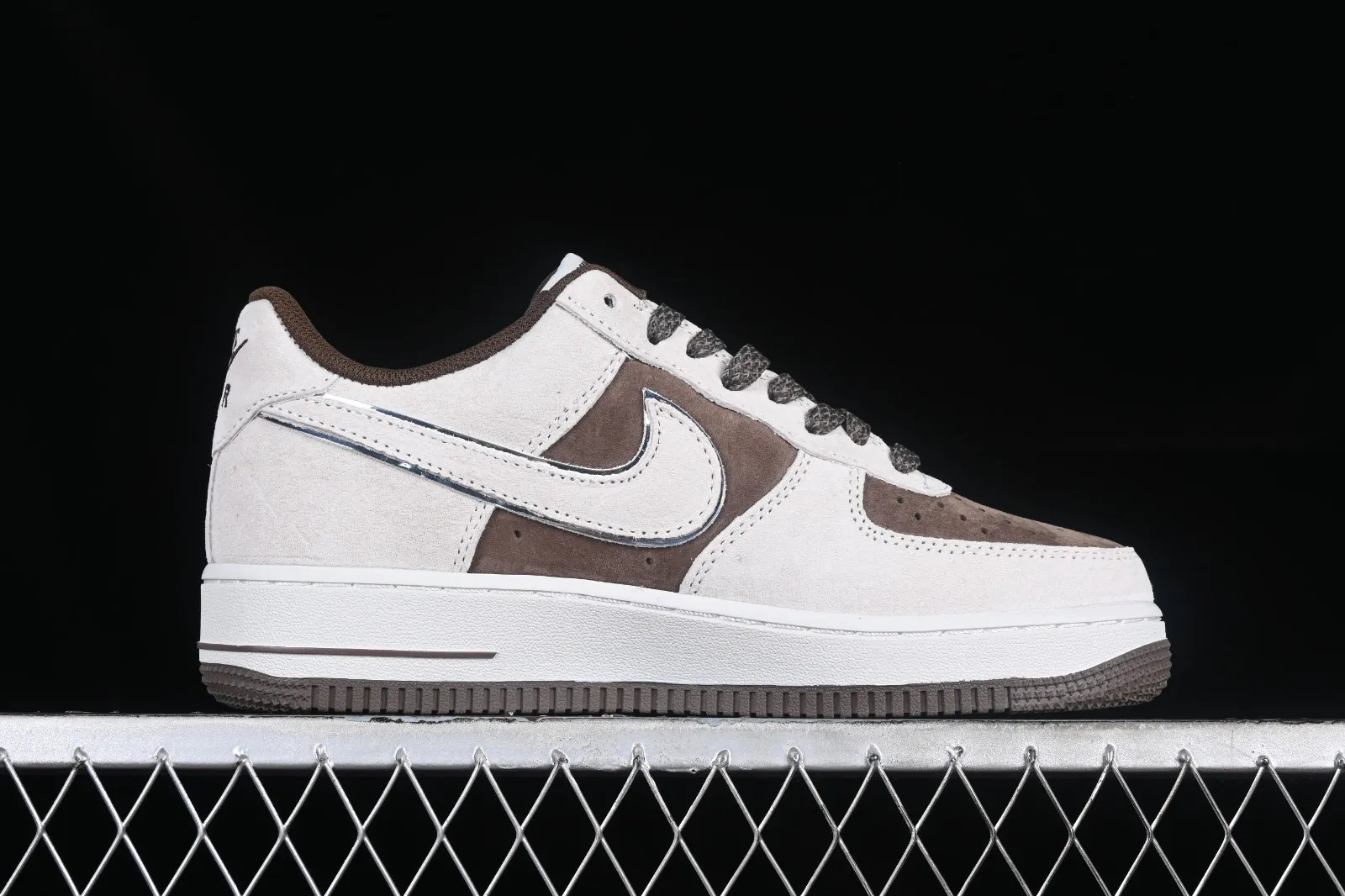 Supreme x Nike Air Force 1 07 Low Suede Grey Brown ME2392-102